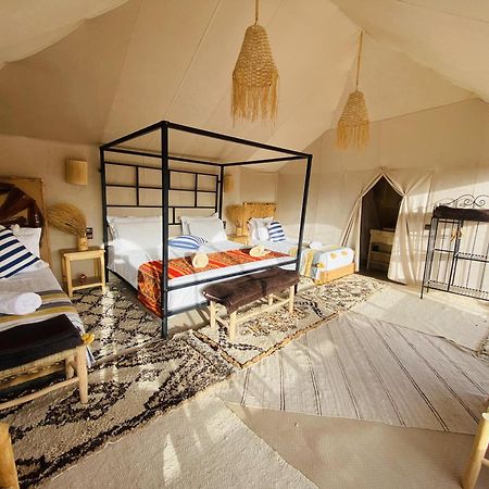 Amskou Luxury Desert Camp Мерзуга Экстерьер фото