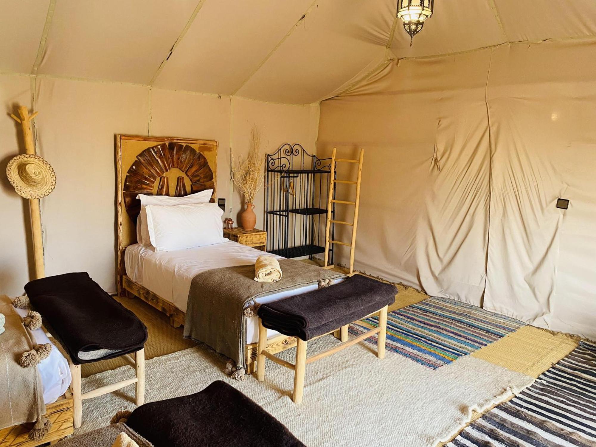 Amskou Luxury Desert Camp Мерзуга Экстерьер фото